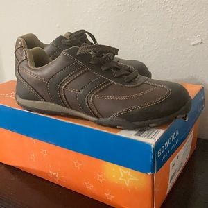 Boys Sonoma brown shoes size 2 NWT